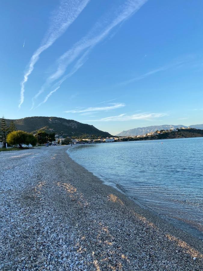Mpanos Sea Apartment 2 Лутра Ораяс Еленис Екстериор снимка